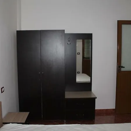 Dom wakacyjny Residenc Tomorr Kutelaj *