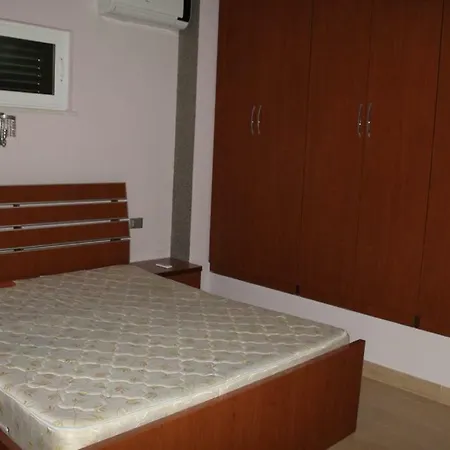 Residenc Tomorr Kutelaj Dom wakacyjny *
